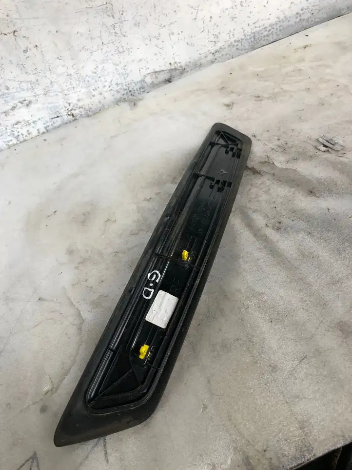BMW 1 F20 F21 (2011 - 2019) 25891810 Внутренняя отделка заднего порога — фото 3