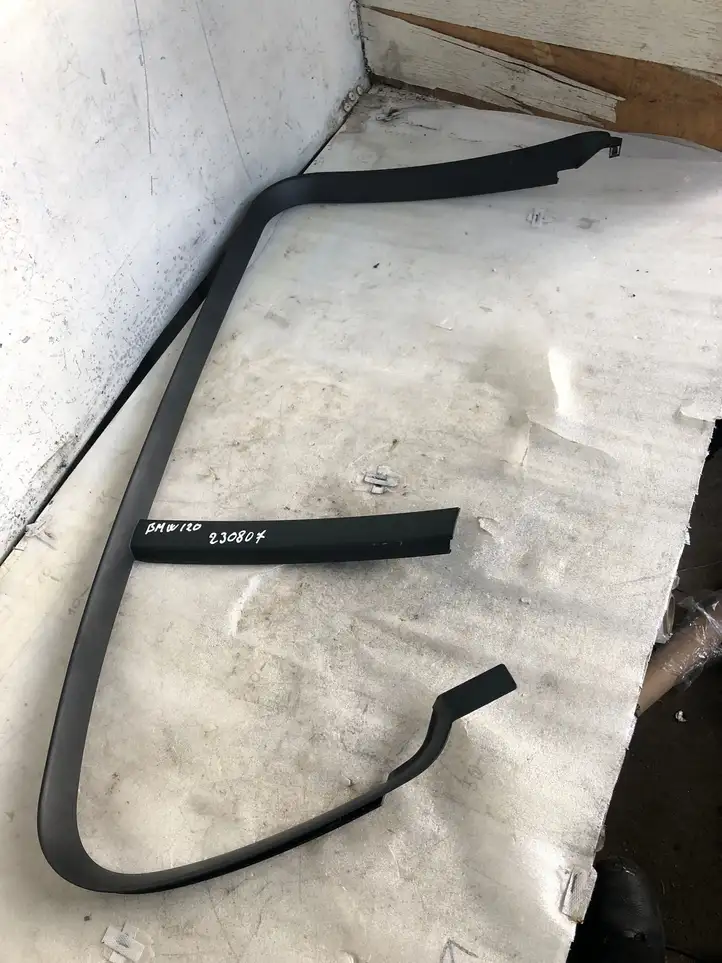 BMW 1 F20 F21 (2011 - 2019) 51337241203 Накладка стекла задней двери — фото 2