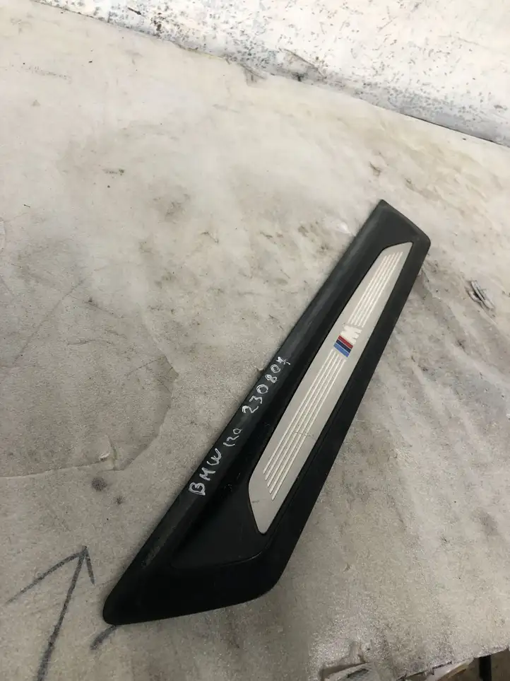 BMW 1 F20 F21 (2011 - 2019) 5147805103705 Внутренняя отделка переднего порога — фото 1