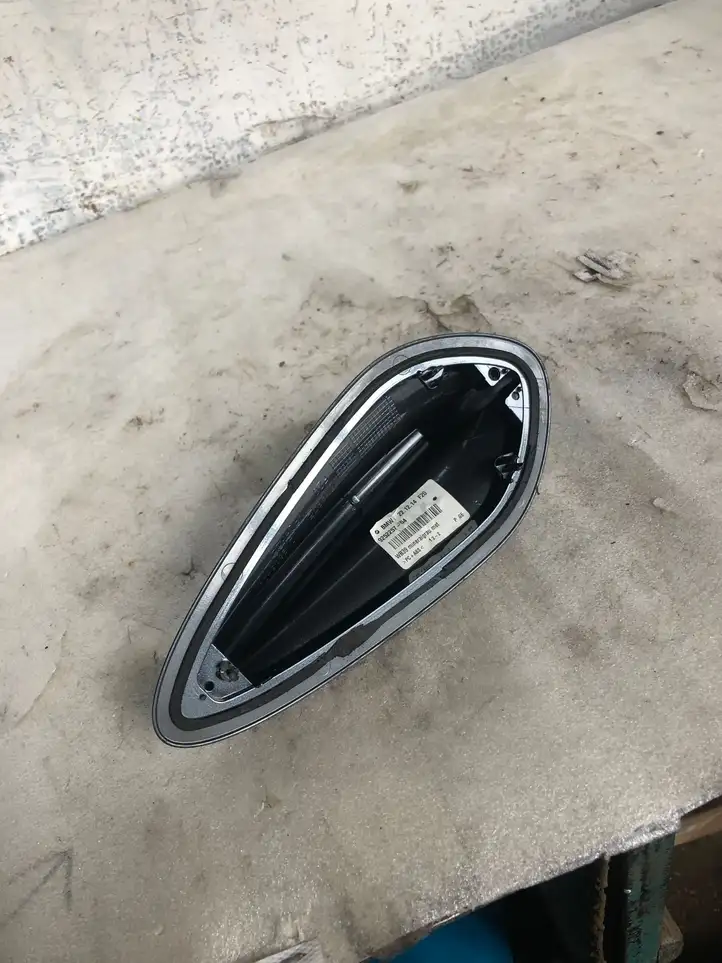BMW 1 F20 F21 (2011 - 2019) 925225704 Крышка GPS-антенны — фото 3