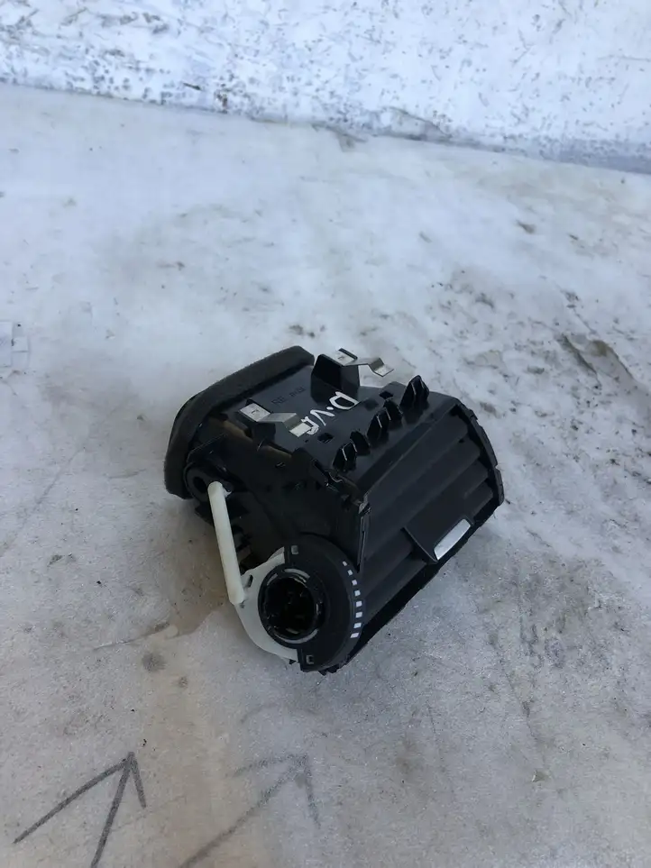 BMW 1 F20 F21 (2011 - 2019) 920535607 Боковой воздушный дефлектор — фото 1