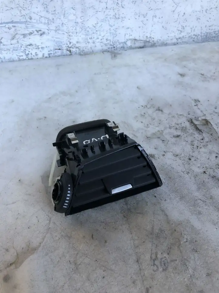 BMW 1 F20 F21 (2011 - 2019) 920535607 Боковой воздушный дефлектор — фото 2