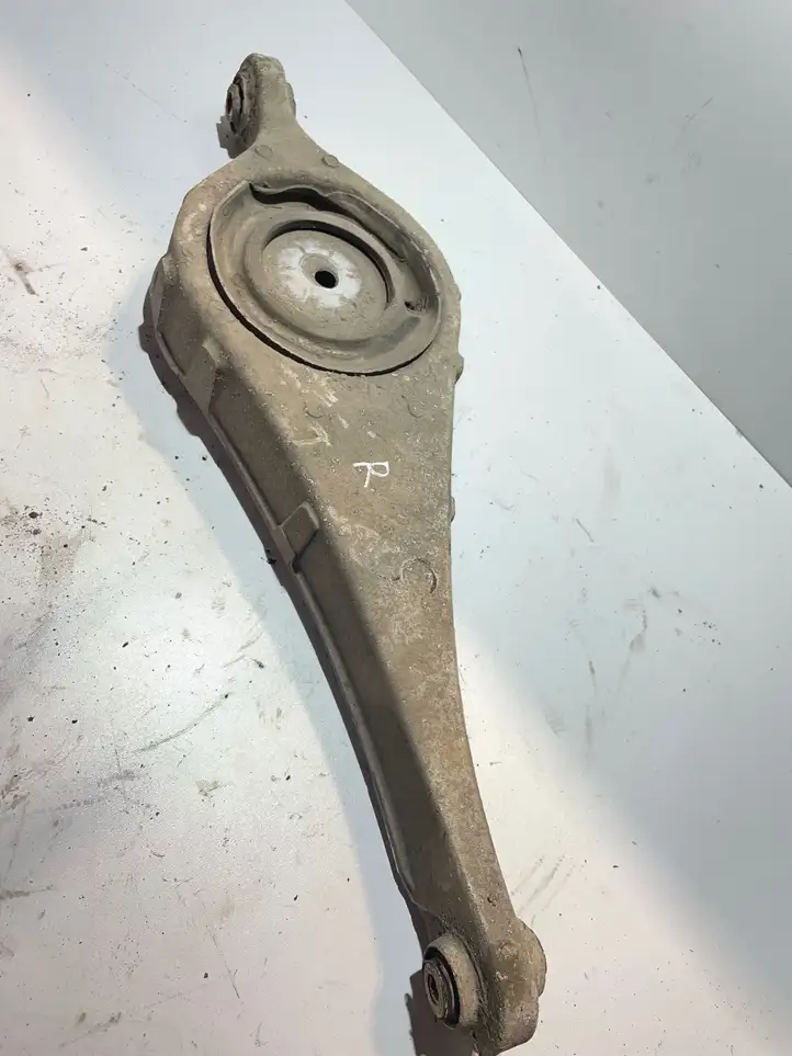 Volvo XC60 (2013 - 2017)  6G915B719B Вилы