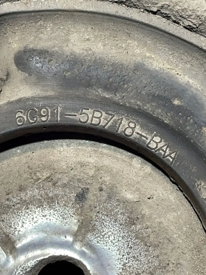 Volvo XC60 (2013 - 2017)  6G915B719B Вилы