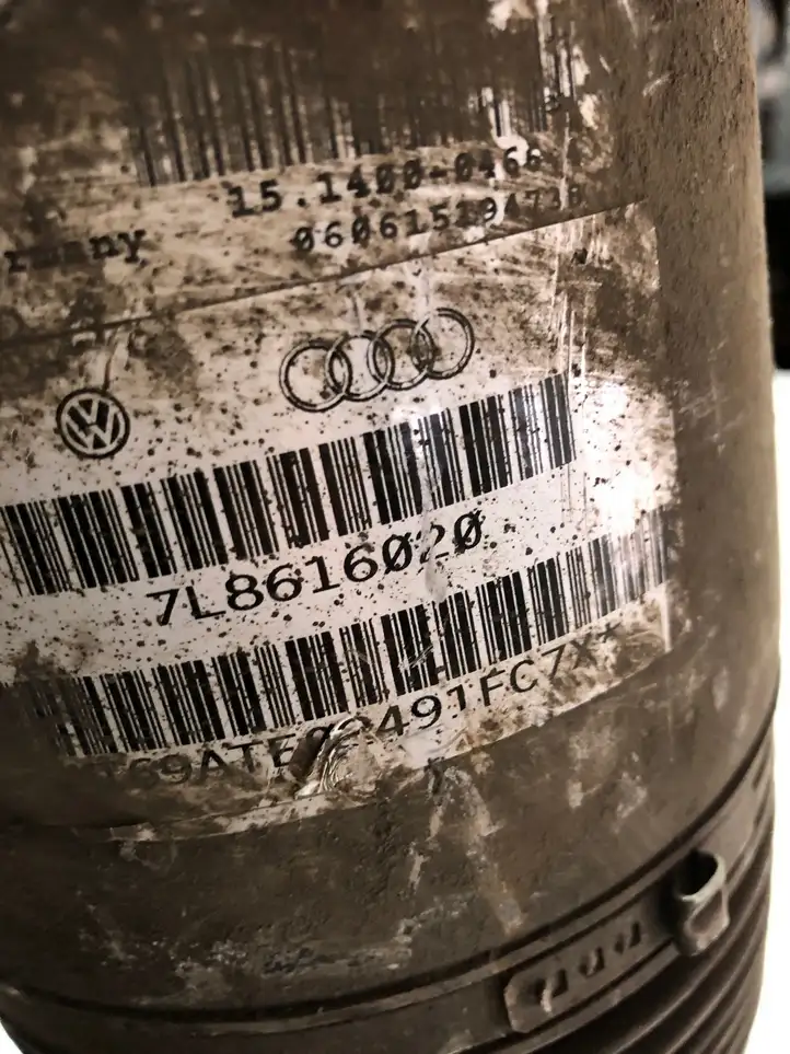 Audi Q7 (2005 - 2009)  7L8616020 Задняя пневматическая (воздушная) подушка с амортизатором