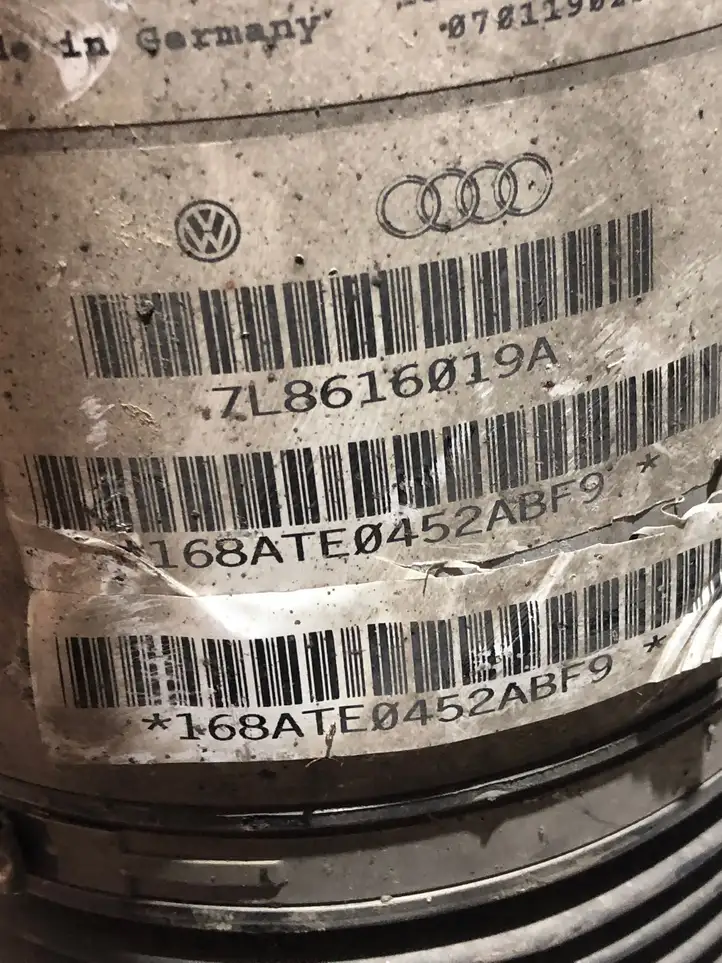 Audi Q7 4L (2005 - 2009) 7L8616019A Задняя пневмостойка — фото 3