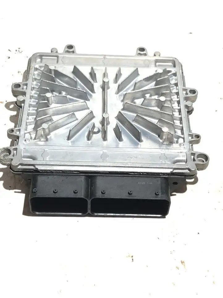 Volvo XC90 (2006 - 2014)  31272463AA Блок управления двигателя