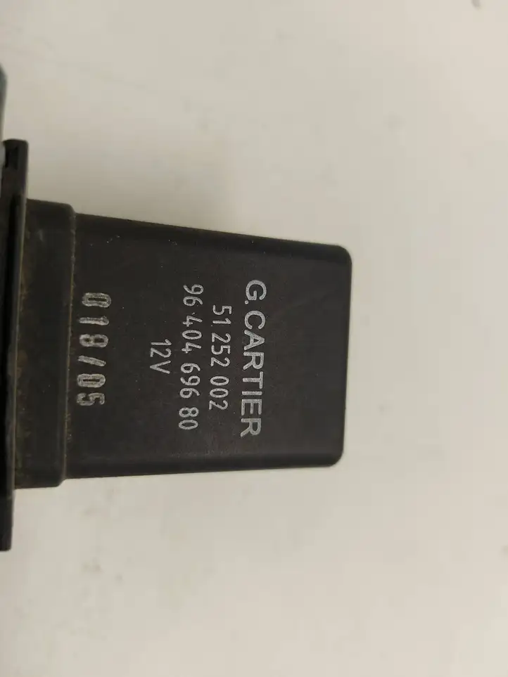 Peugeot 307 (2001 - 2005)  9640469680 Реле подогрева свеч