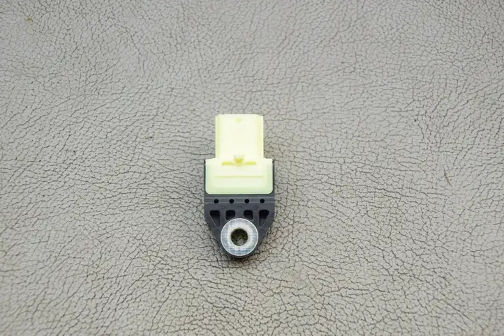 Toyota Prius (XW30) (2009 - 2015) 8983175010 Датчик удара SRS — фото 4