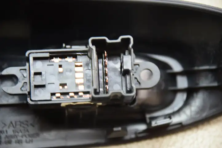 Nissan Juke I F15 (2010 - 2018) 829611KA2A Блок кнопок стеклоподъемников — фото 2