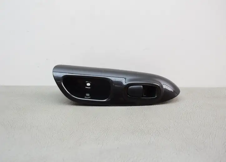 Nissan Juke I F15 (2010 - 2018) 829601KA2A Блок кнопок стеклоподъемников — фото 1