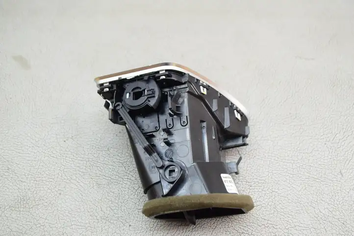 Audi A5 8T 8F (2007 - 2011) 8T2820901B Воздушная решетка панели — фото 6
