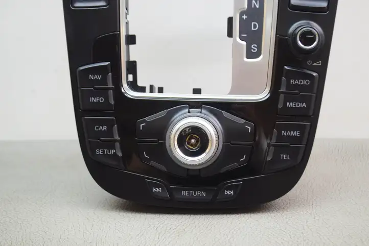 Audi A5 8T 8F (2007 - 2011) 8T0919609F Другая деталь консоли (туннеля) — фото 3