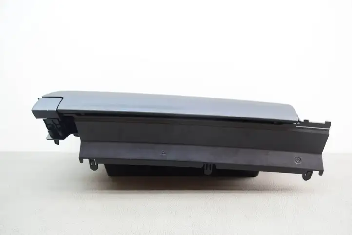 Toyota Prius (XW30) (2009 - 2015) 5551147040 Вещевой ящик — фото 9