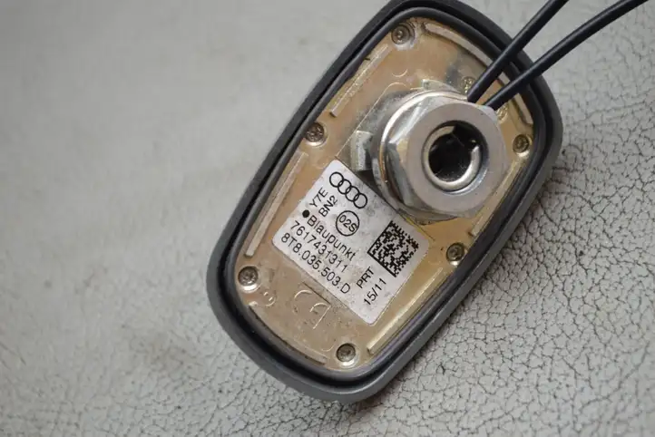 Audi A5 8T 8F (2007 - 2011) 8T8035503D GPS антенна — фото 2