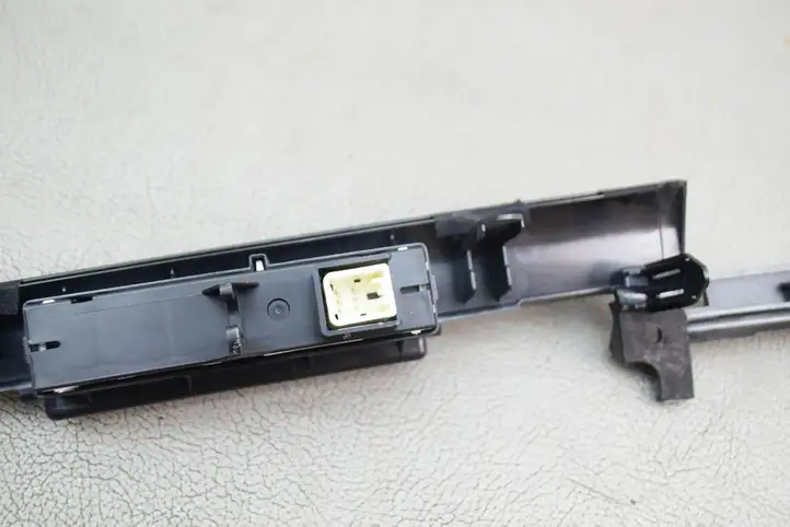 Toyota Prius (XW30) (2009 - 2015) 5547547080 Декоративная планка — фото 3