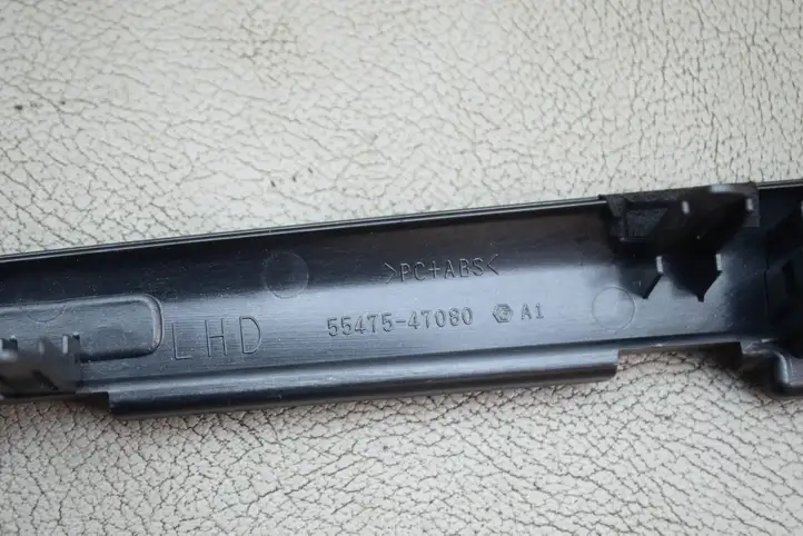 Toyota Prius (XW30) (2009 - 2015) 5547547080 Декоративная планка — фото 4