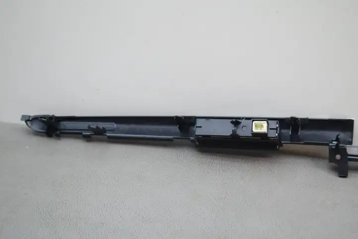 Toyota Prius (XW30) (2009 - 2015) 5547547080 Декоративная планка — фото 12