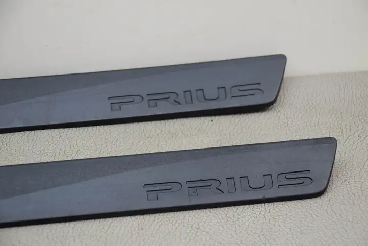 Toyota Prius (XW30) (2009 - 2015) 6791147030 Накладка порога — фото 5