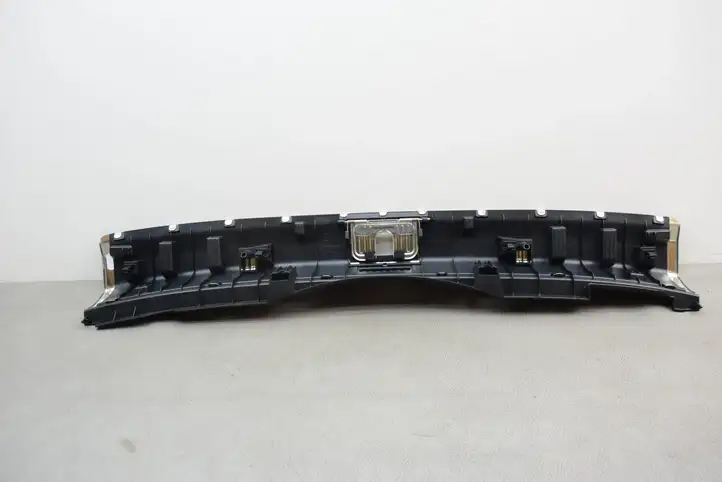 Audi A4 S4 B9 (2015 - 2019) 8W9864513 Отделка порога багажника — фото 12