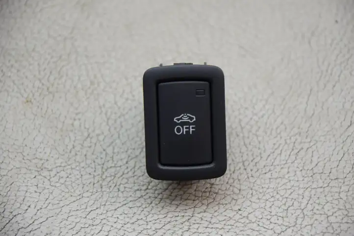 Audi A5 (2007 - 2011)  4F0962109B Кнопка крюка в багажнике