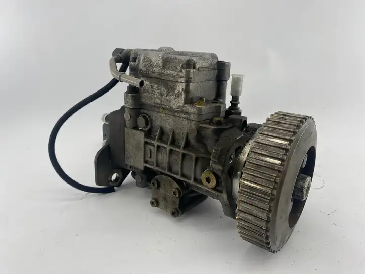 Skoda Octavia Mk1 (1U) (1996 - 2004) 038130107D Топливный насос — фото 1