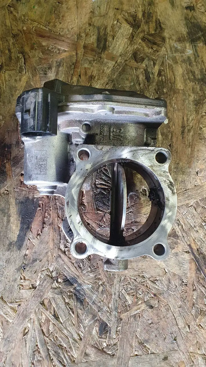 Opel Mokka (2012 - 2016) 55567728 Дроссельная заслонка — фото 1