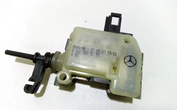 Mercedes-Benz R W251 (2005 - 2013) A2518200197 Замок крышки топливного бака — фото 3