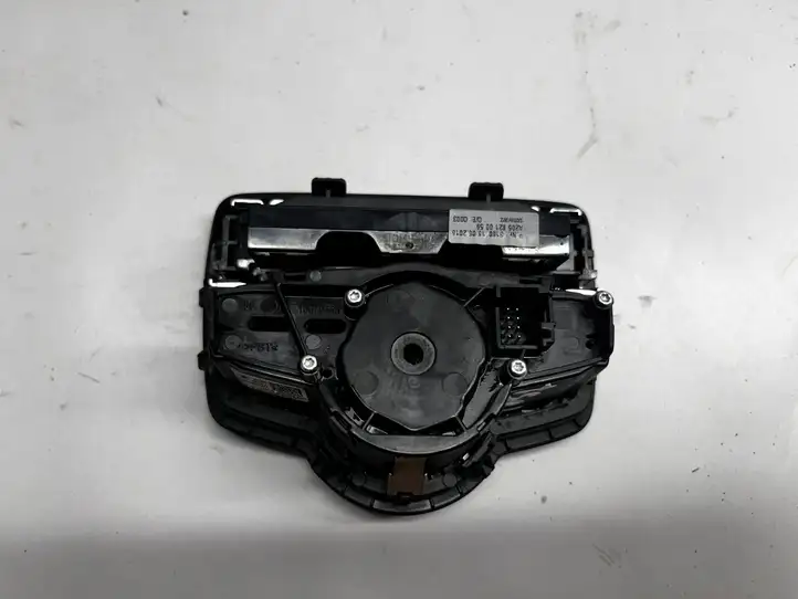 Mercedes-Benz C W205 (2014 - 2021) A2059057007 Включатель фонарей — фото 4