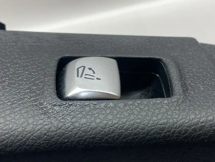 Mercedes-Benz C W205 (2014 - 2021) A2056903705 Прочие детали салона — фото 8