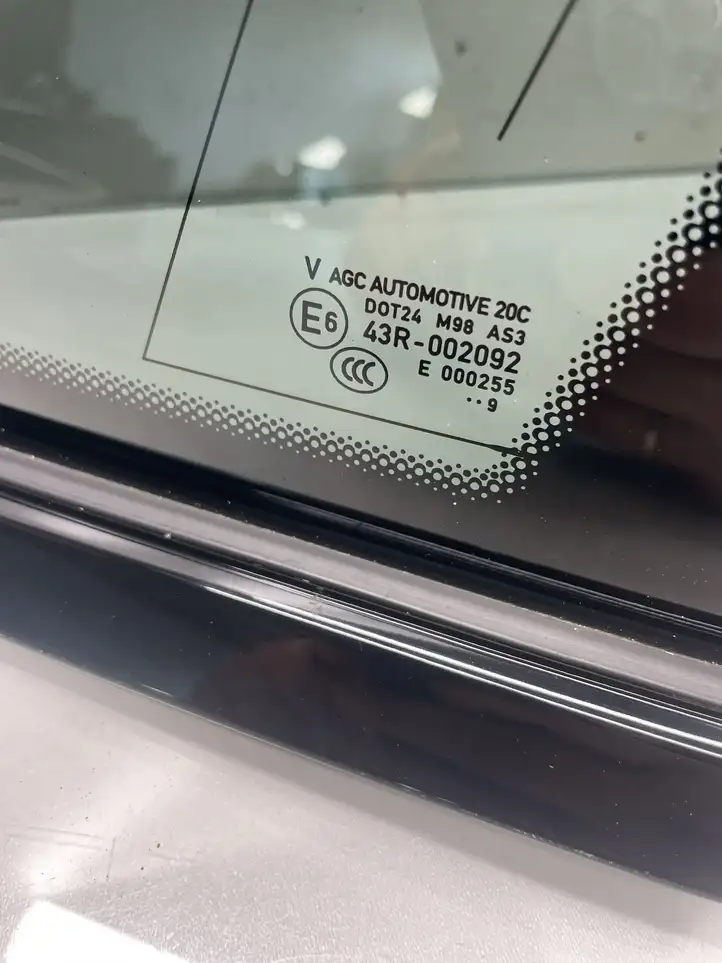 Porsche Macan (95B) (2019 - ) 95B845298 Заднее боковое стекло — фото 3