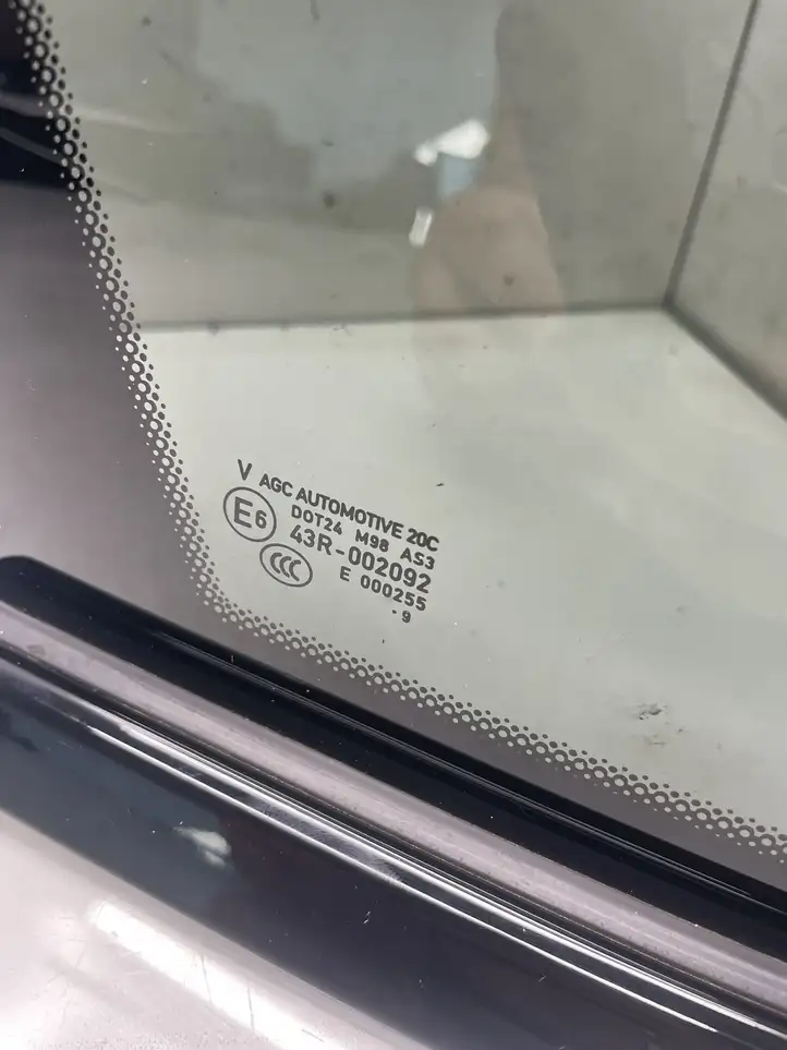 Porsche Macan (95B) (2019 - ) 95B845297 Заднее боковое стекло — фото 3