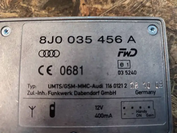Audi Q5 SQ5 (2008 - 2012) 8J0035456A Усилитель антенны — фото 4