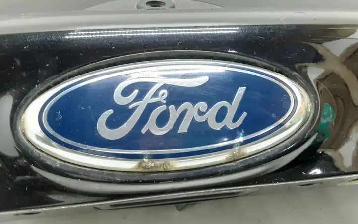 Ford Kuga I (2008 - 2012) 8V41A40688AA Открывающееся стекло крышки багажника — фото 2