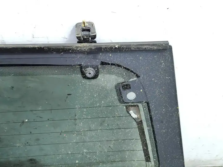 Honda CR-V (2001 - 2004) Открывающееся стекло крышки багажника — фото 2