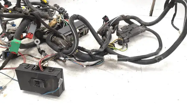 Peugeot 307 CC (2001 - 2005) 9663833080 Проводка двигателя — фото 3