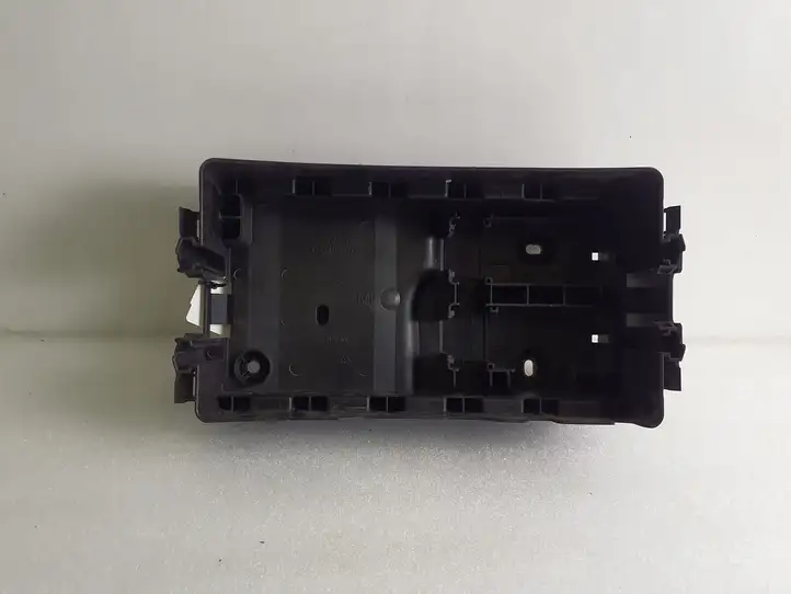 Hummer H3 (2005 - 2010) 15887759 Крышка ящика предохранителей — фото 2