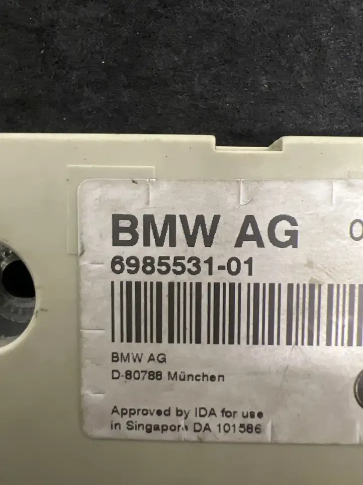 BMW 5 E60 E61 (2004 - 2010) 6985531 Усилитель антенны — фото 5