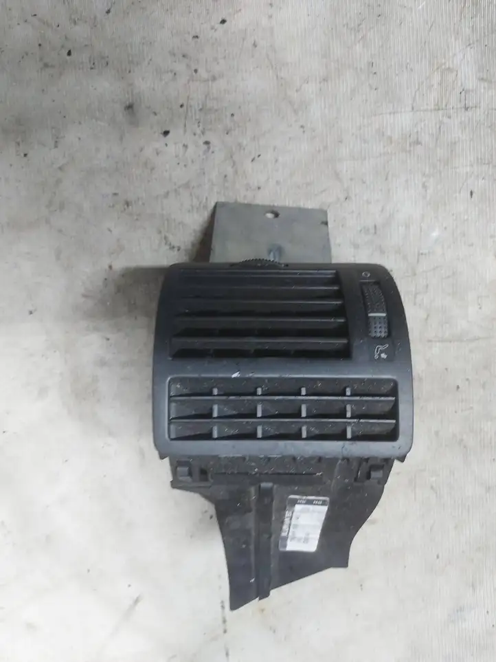 Volkswagen Sharan (2003 - 2010) 7M3819704E Боковой воздушный дефлектор — фото 1