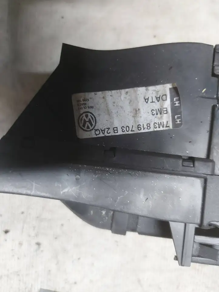 Volkswagen Sharan (2003 - 2010)  7M3819703B Боковая воздушный дефлектор