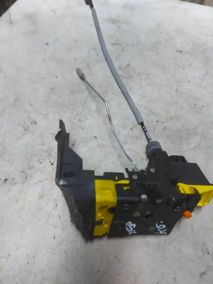 Volvo XC90 (2002 - 2006)  30699754 Замок задней двери