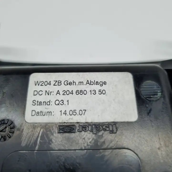 Mercedes-Benz C W204 (2007 - 2014) A2046801350 Пепельница — фото 5