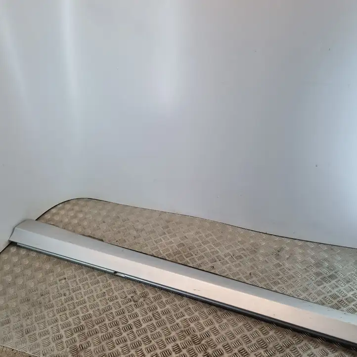 Mercedes-Benz C W204 (2007 - 2014)  A2046900840 Порог