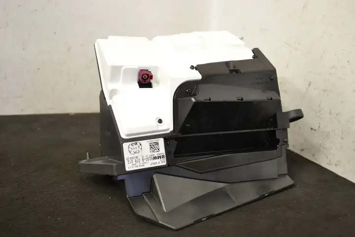 BMW 5 G30 G31 (2016 - )  9378012 Экран дисплея вверх