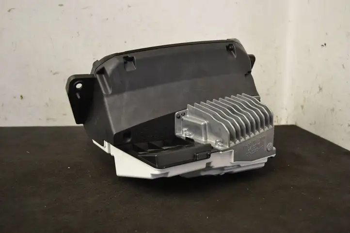 BMW 5 G30 G31 (2016 - )  9378012 Экран дисплея вверх