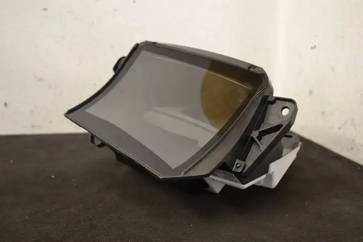 BMW 5 G30 G31 (2016 - )  9378012 Экран дисплея вверх