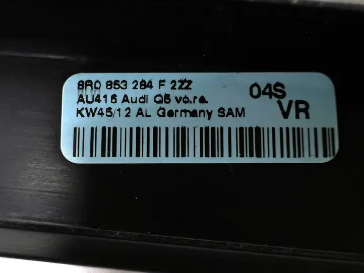 Audi Q5 SQ5 (2012 - 2017) 8R0853284F Накладка стекла передней двери — фото 9