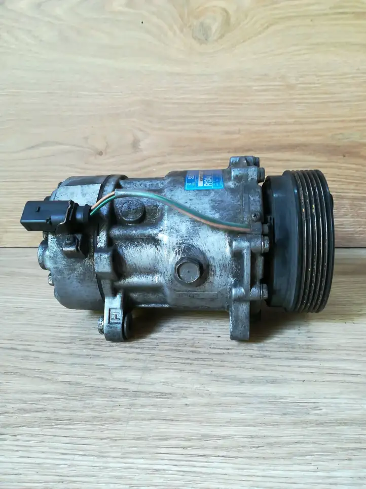 Volkswagen Bora (1998 - 2005) 1J0820803K Компрессор (насос) кондиционера воздуха — фото 1