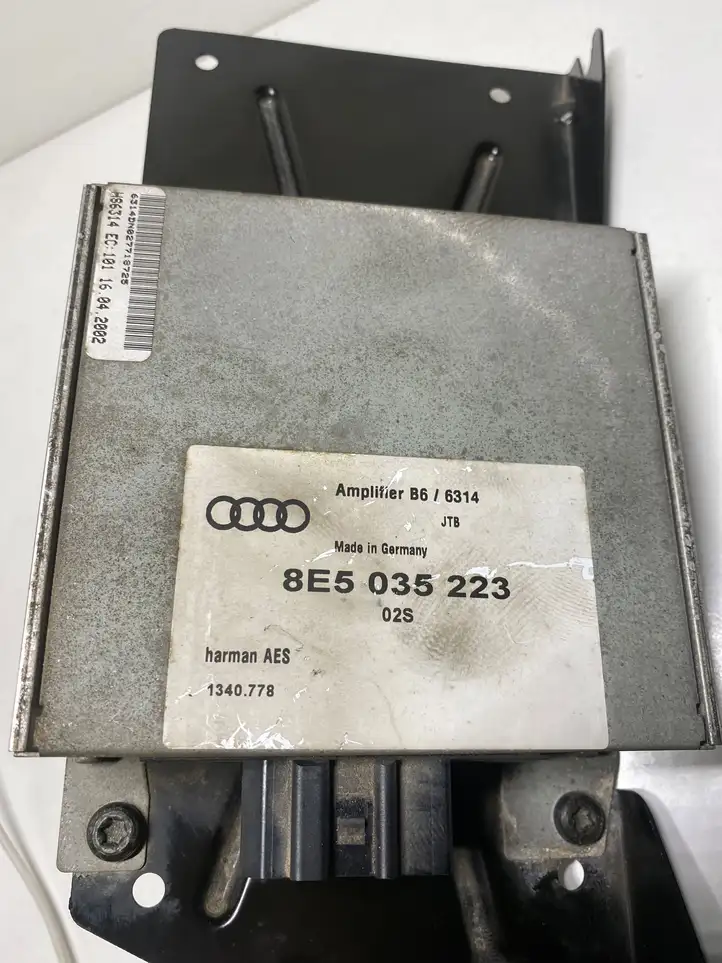 Audi A4 S4 B6 8E 8H (2000 - 2006) 8E5035223 Усилитель звука — фото 3