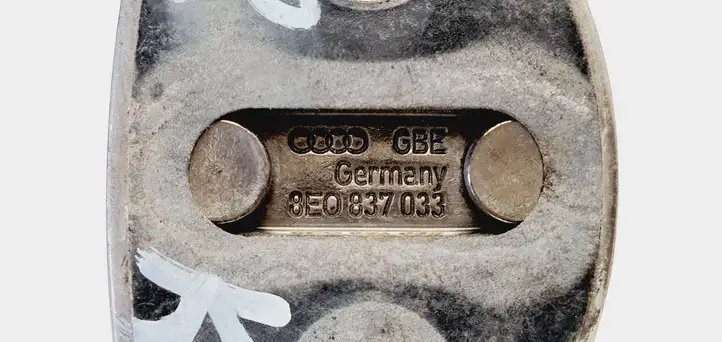 Audi A4 S4 B7 8E 8H (2004 - 2009) 8E0837033 Петля замка передней двери — фото 3